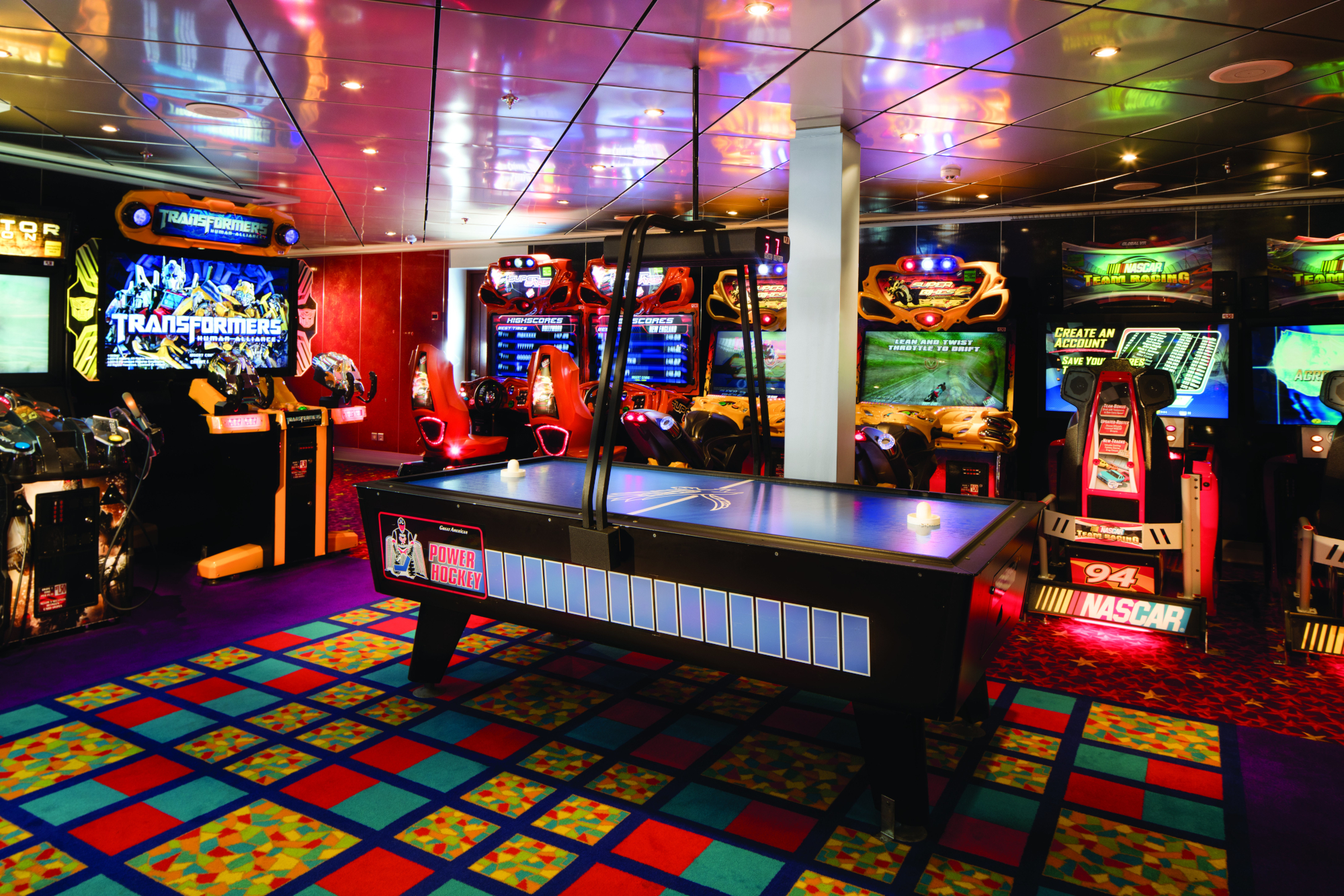 MyCruise Norwegian-Cruise-Line Pride-of-America Offentlige-arealer Teater-underholdning5